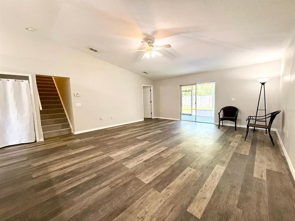 For Sale: $309,000 (4 beds, 2 baths, 1894 Square Feet)