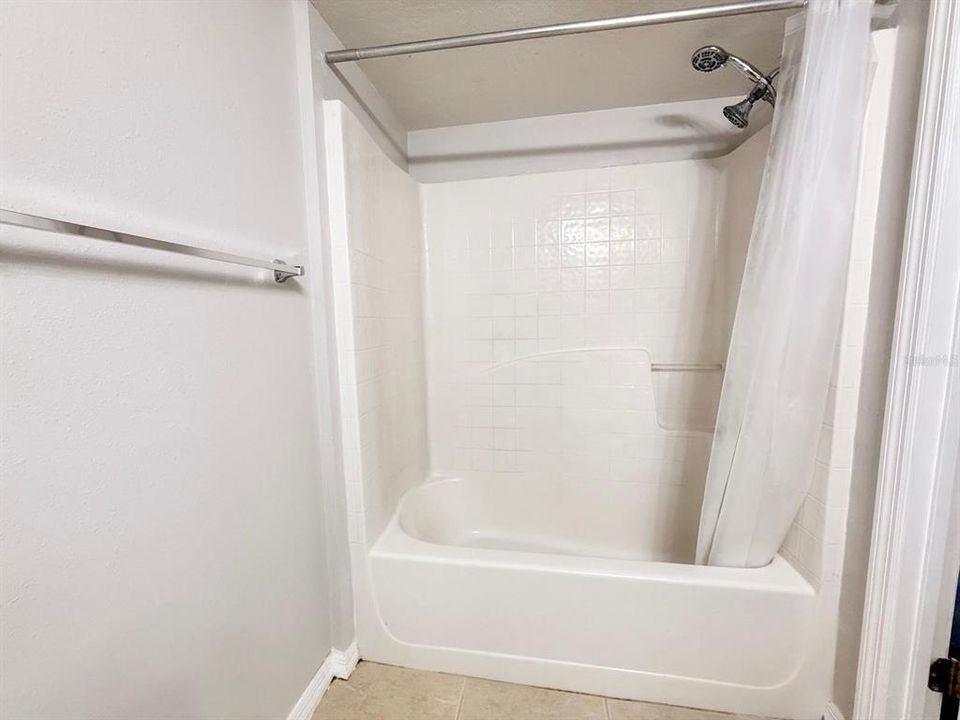 For Sale: $309,000 (4 beds, 2 baths, 1894 Square Feet)