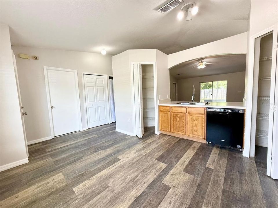 For Sale: $309,000 (4 beds, 2 baths, 1894 Square Feet)