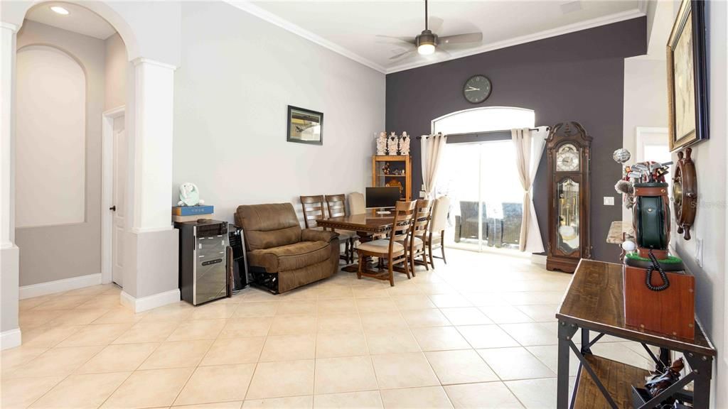 待售: $630,000 (4 贝兹, 3 浴室, 2362 平方英尺)