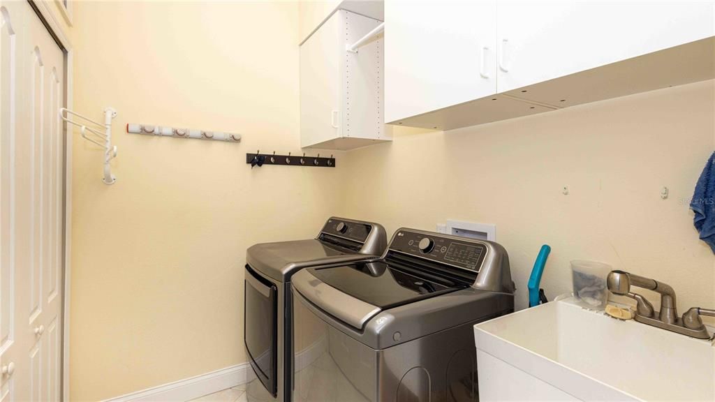 待售: $630,000 (4 贝兹, 3 浴室, 2362 平方英尺)