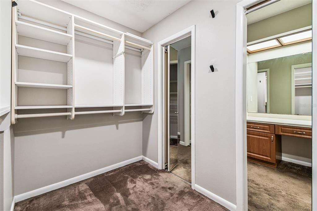 待售: $950,000 (4 贝兹, 2 浴室, 4419 平方英尺)