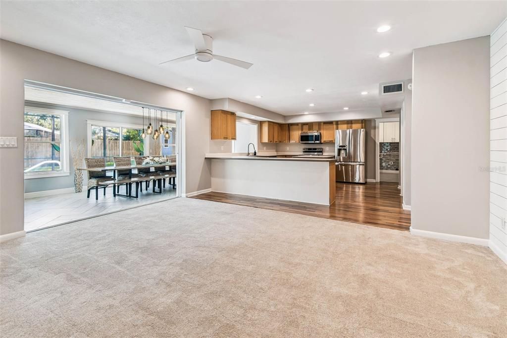 待售: $950,000 (4 贝兹, 2 浴室, 4419 平方英尺)