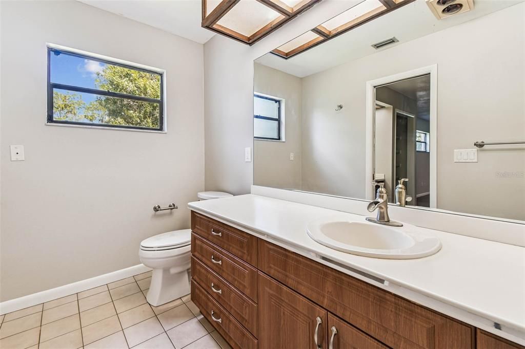 待售: $950,000 (4 贝兹, 2 浴室, 4419 平方英尺)