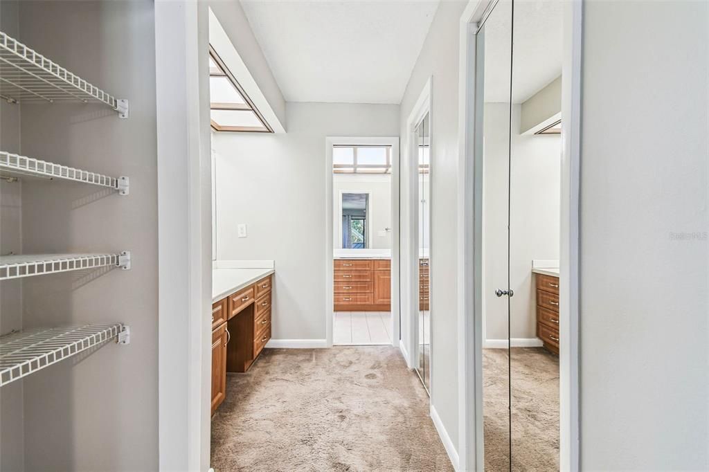 待售: $950,000 (4 贝兹, 2 浴室, 4419 平方英尺)