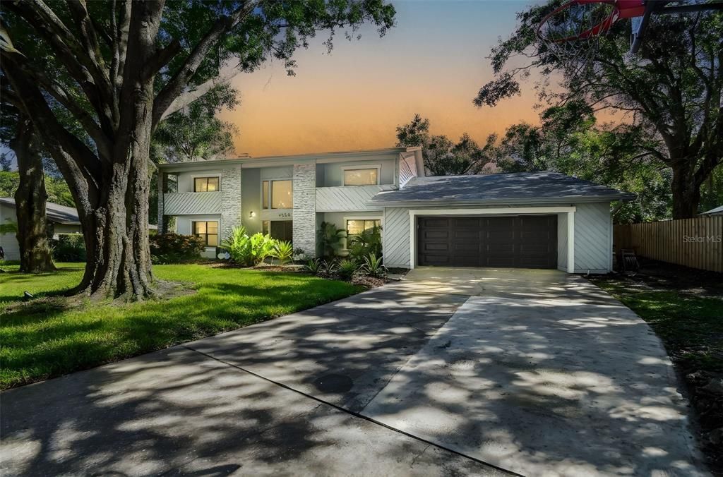 待售: $950,000 (4 贝兹, 2 浴室, 4419 平方英尺)