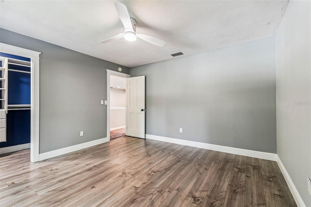 待售: $950,000 (4 贝兹, 2 浴室, 4419 平方英尺)