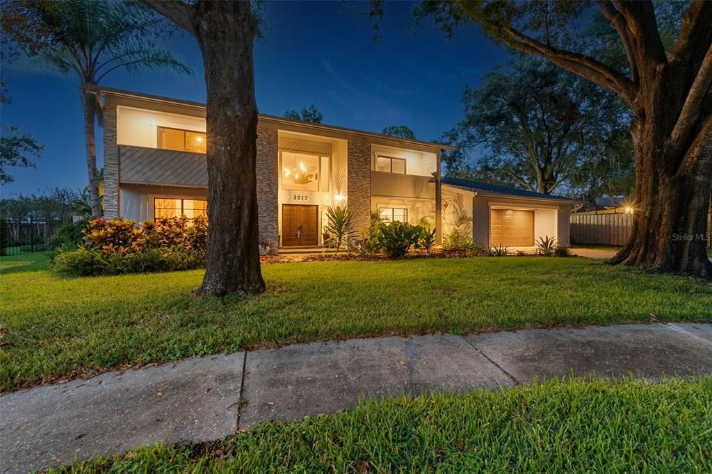 待售: $950,000 (4 贝兹, 2 浴室, 4419 平方英尺)