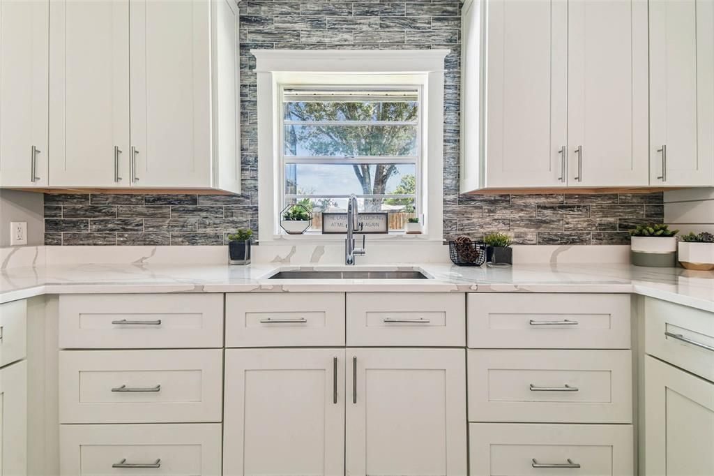 待售: $950,000 (4 贝兹, 2 浴室, 4419 平方英尺)