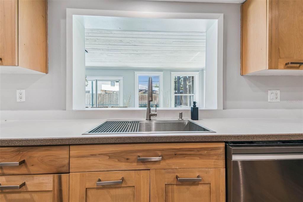 待售: $950,000 (4 贝兹, 2 浴室, 4419 平方英尺)