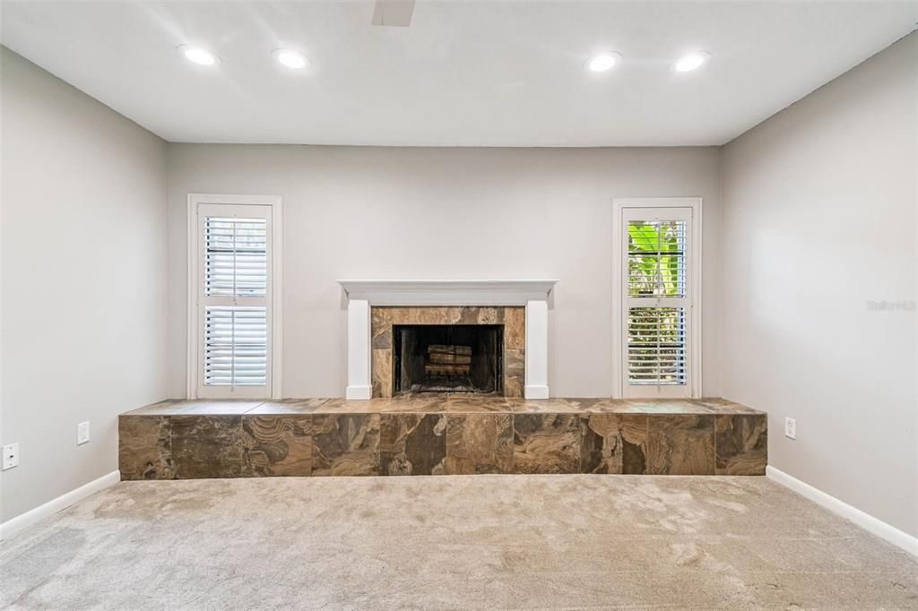 待售: $950,000 (4 贝兹, 2 浴室, 4419 平方英尺)