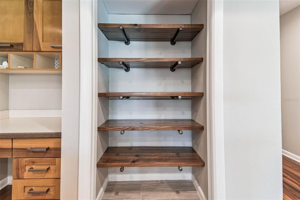 待售: $950,000 (4 贝兹, 2 浴室, 4419 平方英尺)