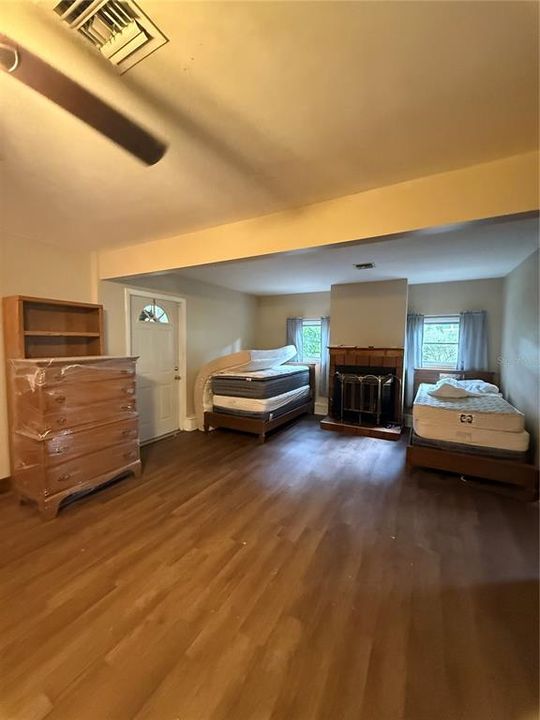 For Sale: $329,900 (2 beds, 2 baths, 1742 Square Feet)