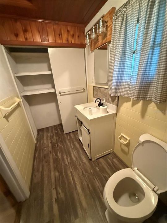 For Sale: $329,900 (2 beds, 2 baths, 1742 Square Feet)