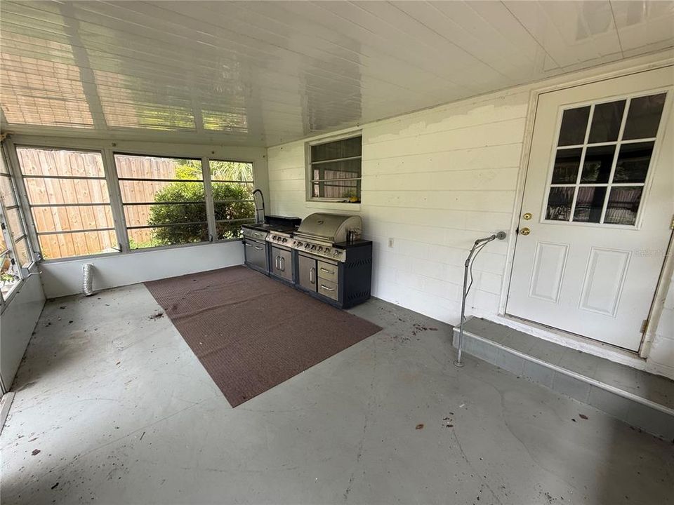 For Sale: $329,900 (2 beds, 2 baths, 1742 Square Feet)