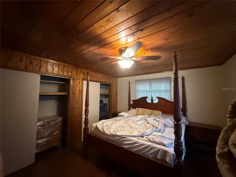 For Sale: $329,900 (2 beds, 2 baths, 1742 Square Feet)