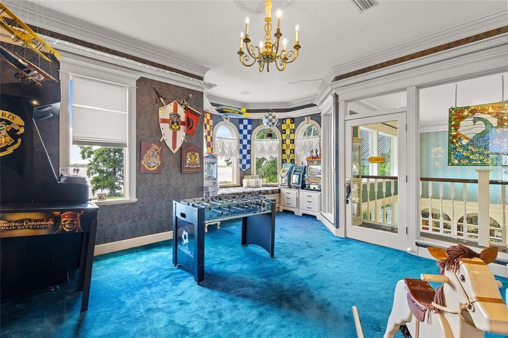 For Sale: $2,590,000 (5 beds, 6 baths, 8063 Square Feet)