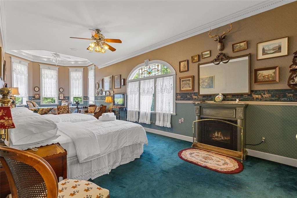 For Sale: $2,590,000 (5 beds, 6 baths, 8063 Square Feet)