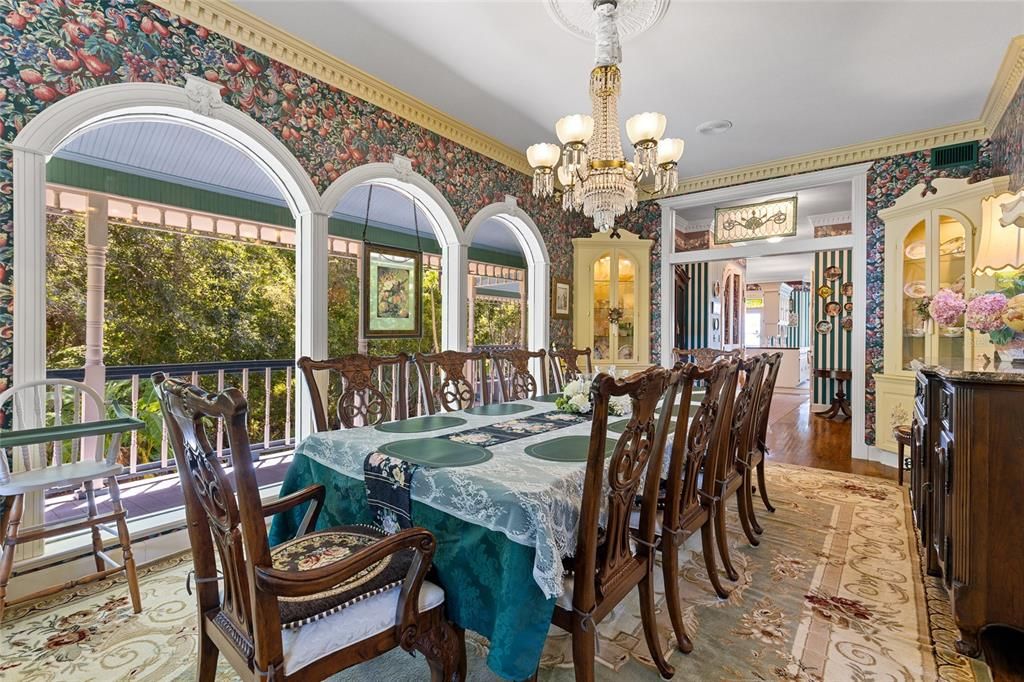 For Sale: $2,590,000 (5 beds, 6 baths, 8063 Square Feet)