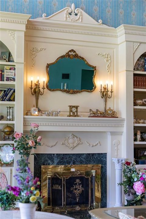 For Sale: $2,590,000 (5 beds, 6 baths, 8063 Square Feet)