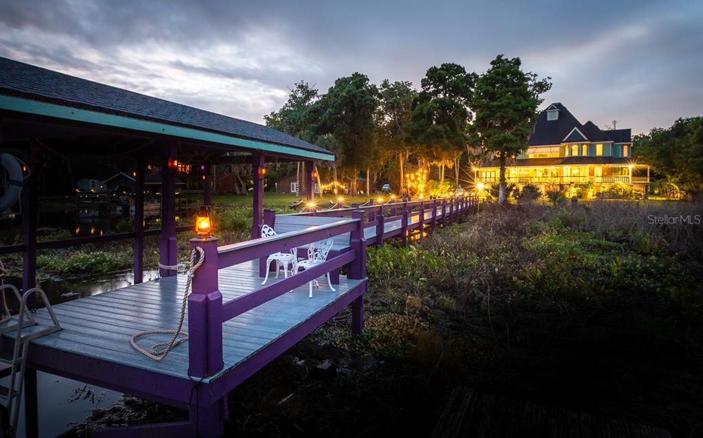 For Sale: $2,590,000 (5 beds, 6 baths, 8063 Square Feet)