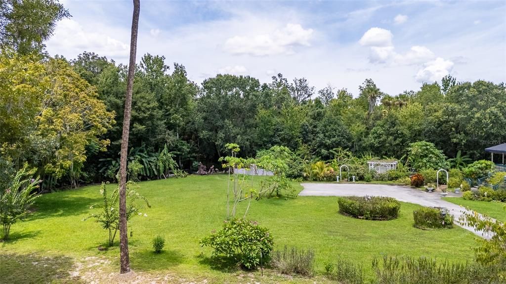 For Sale: $2,590,000 (5 beds, 6 baths, 8063 Square Feet)