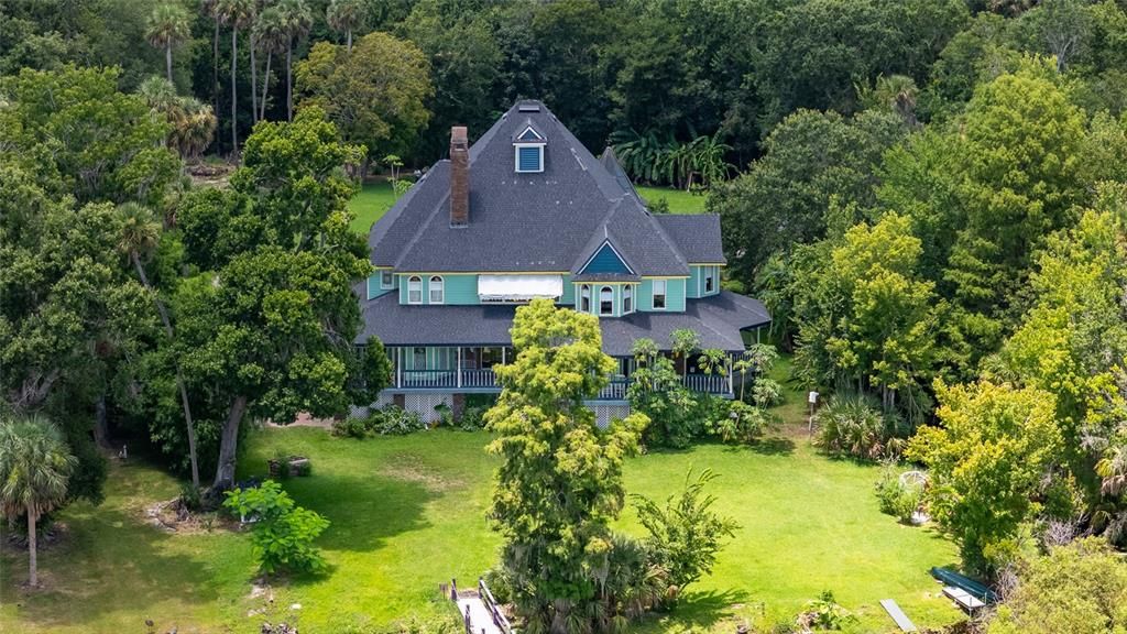 For Sale: $2,590,000 (5 beds, 6 baths, 8063 Square Feet)