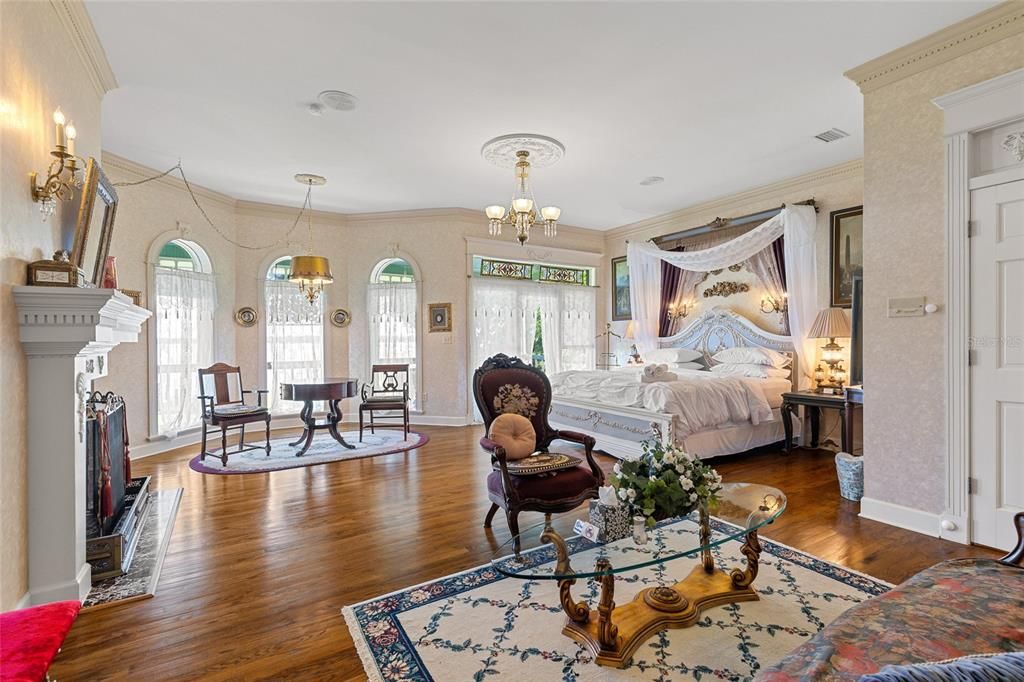 For Sale: $2,590,000 (5 beds, 6 baths, 8063 Square Feet)