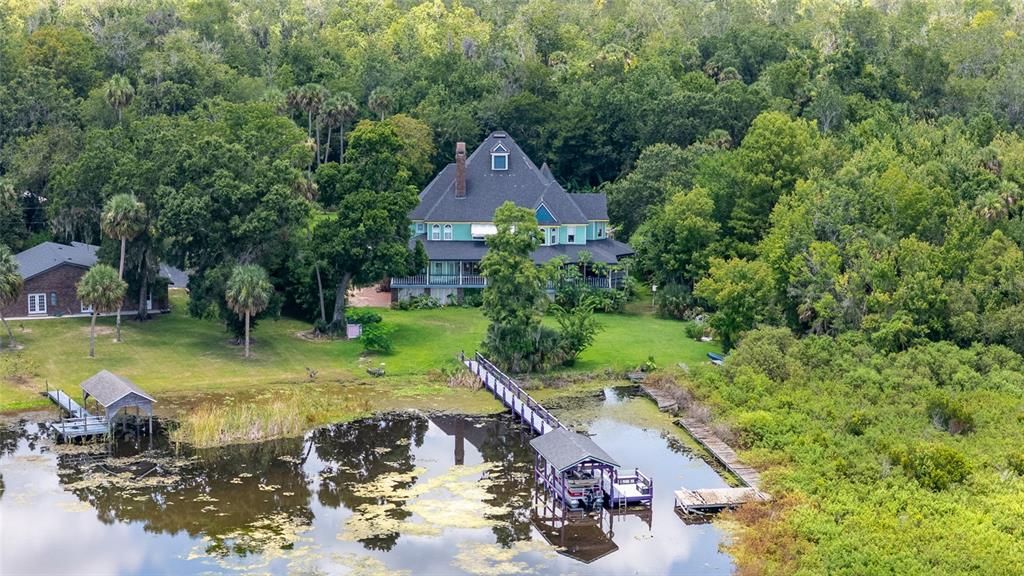 For Sale: $2,590,000 (5 beds, 6 baths, 8063 Square Feet)