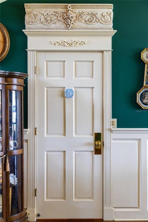 For Sale: $2,590,000 (5 beds, 6 baths, 8063 Square Feet)