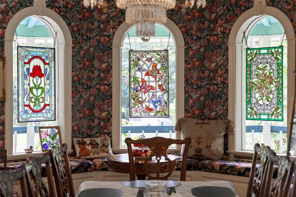 For Sale: $2,590,000 (5 beds, 6 baths, 8063 Square Feet)