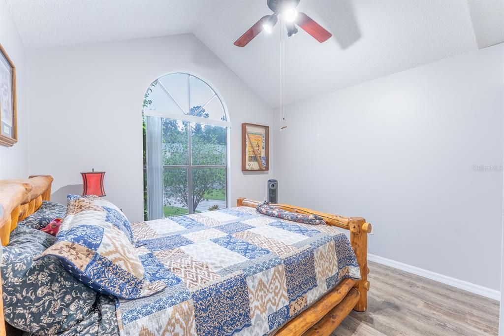 На продажу: $349,000 (2 спален, 2 ванн, 1347 Квадратных фут)