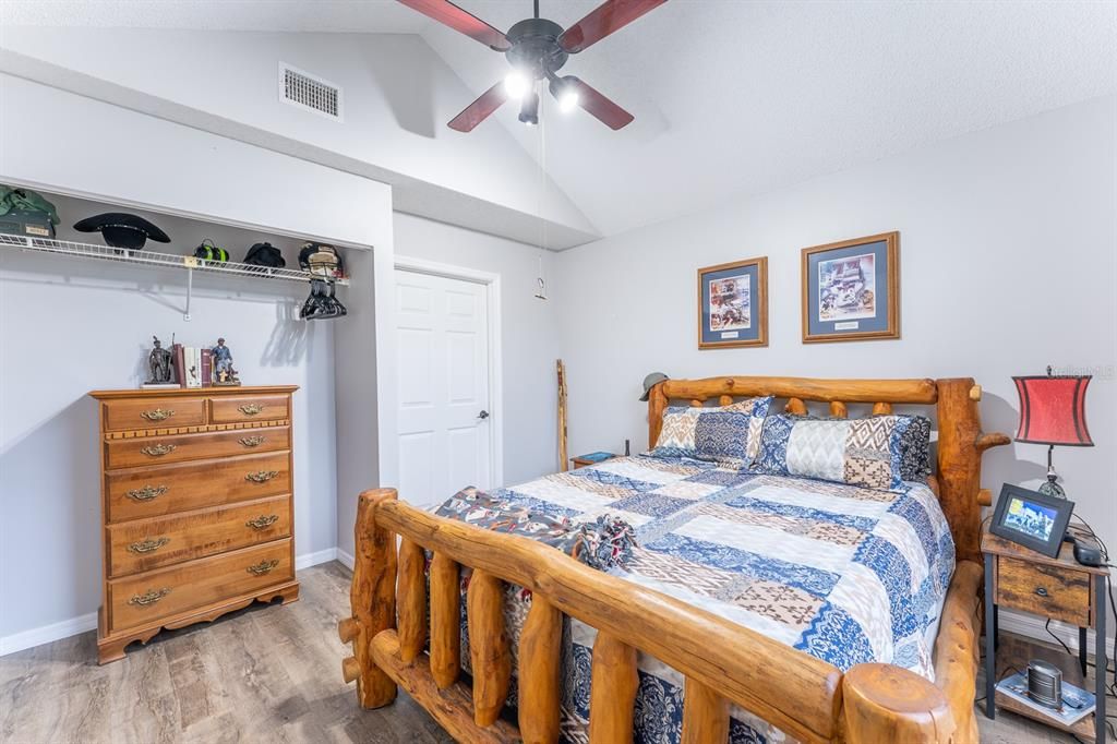 На продажу: $349,000 (2 спален, 2 ванн, 1347 Квадратных фут)