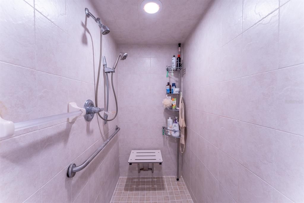 На продажу: $349,000 (2 спален, 2 ванн, 1347 Квадратных фут)