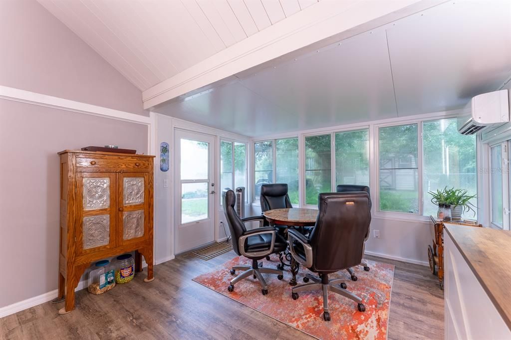 На продажу: $349,000 (2 спален, 2 ванн, 1347 Квадратных фут)