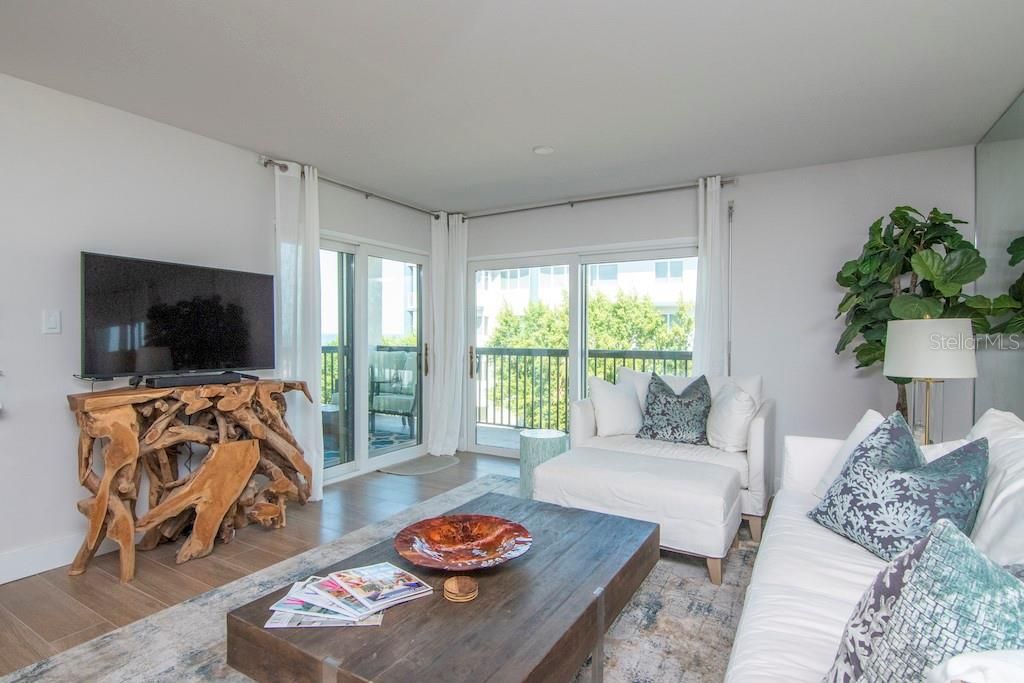 For Rent: $6,990 (3 beds, 2 baths, 1345 Square Feet)