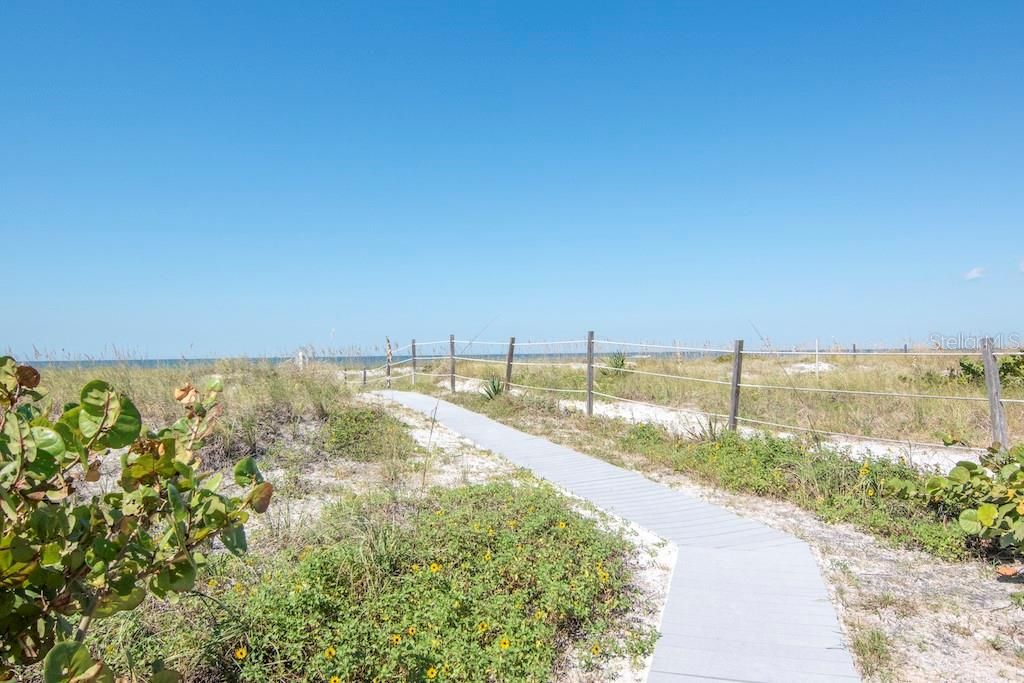 For Rent: $6,990 (3 beds, 2 baths, 1345 Square Feet)