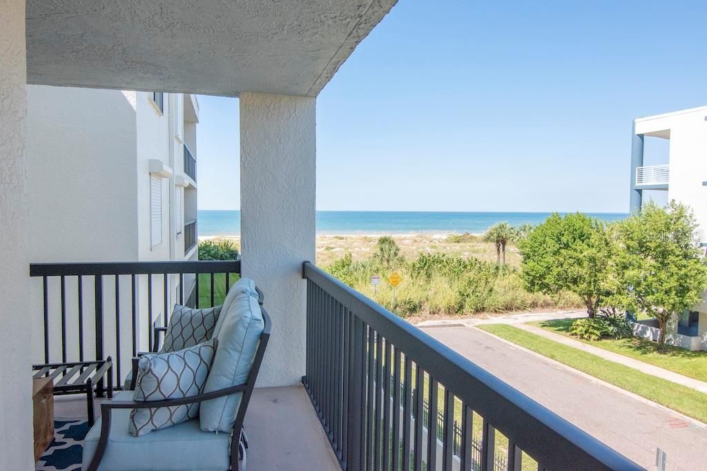 For Rent: $6,990 (3 beds, 2 baths, 1345 Square Feet)