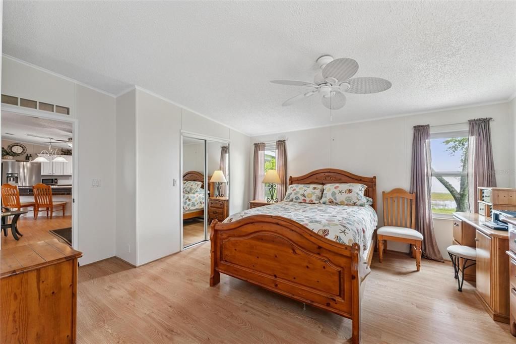 待售: $225,000 (2 贝兹, 2 浴室, 1594 平方英尺)