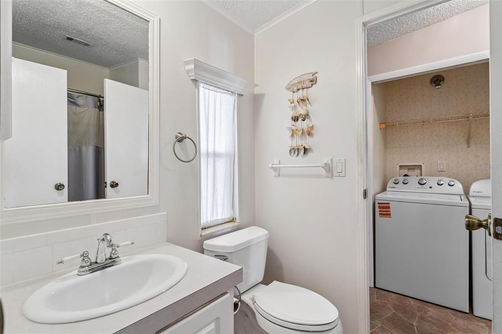 待售: $225,000 (2 贝兹, 2 浴室, 1594 平方英尺)