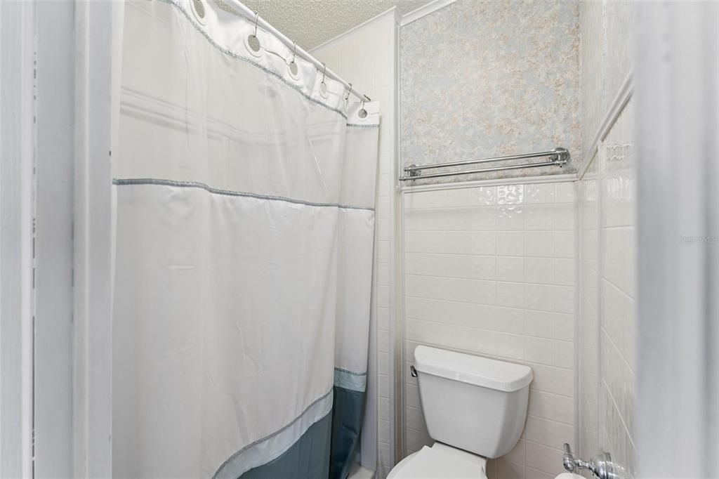 待售: $225,000 (2 贝兹, 2 浴室, 1594 平方英尺)