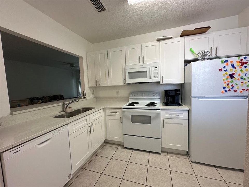 待售: $199,000 (3 贝兹, 2 浴室, 1151 平方英尺)