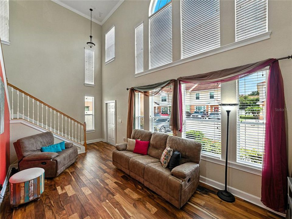 For Sale: $240,000 (3 beds, 2 baths, 1560 Square Feet)