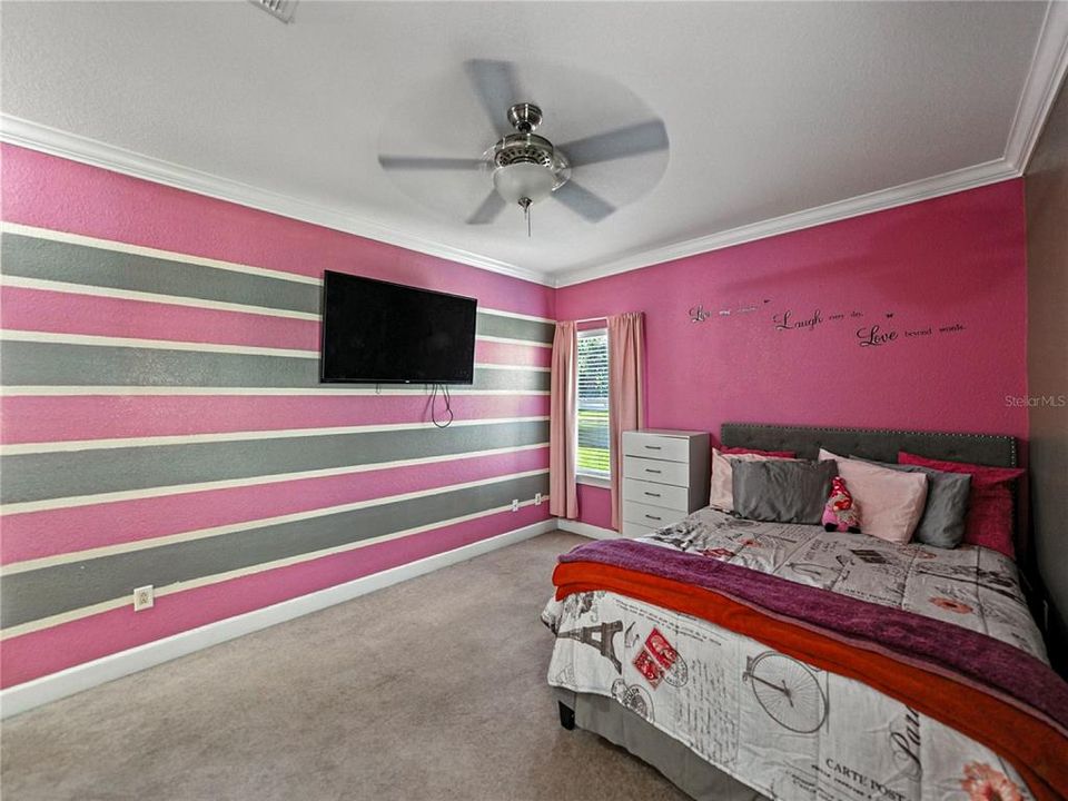 For Sale: $240,000 (3 beds, 2 baths, 1560 Square Feet)