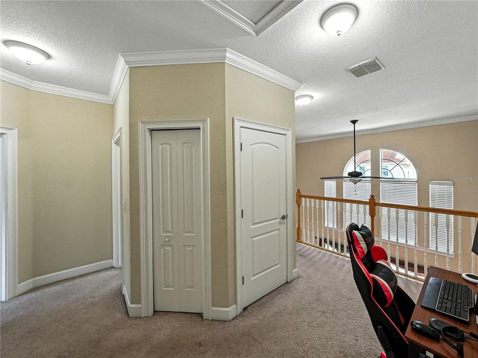 For Sale: $240,000 (3 beds, 2 baths, 1560 Square Feet)