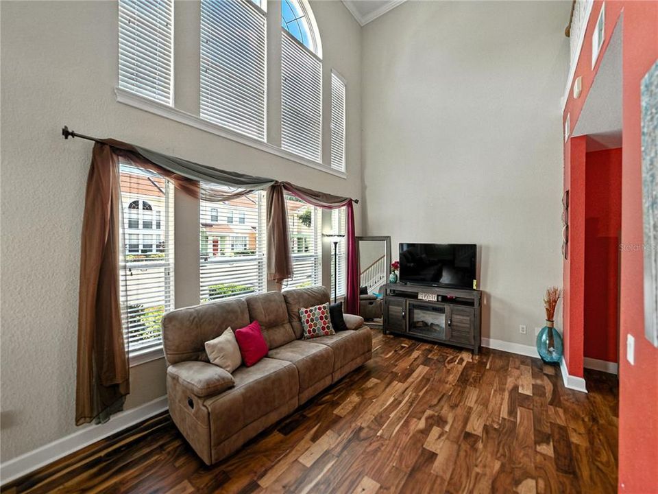 For Sale: $240,000 (3 beds, 2 baths, 1560 Square Feet)