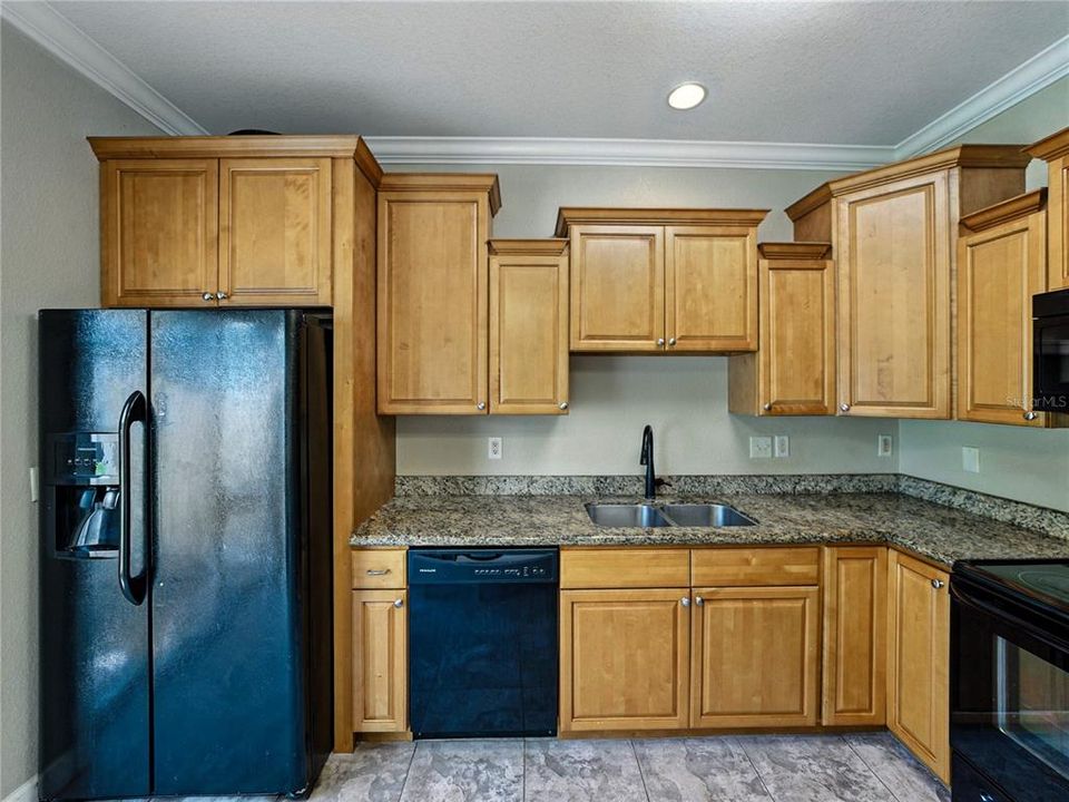 For Sale: $240,000 (3 beds, 2 baths, 1560 Square Feet)