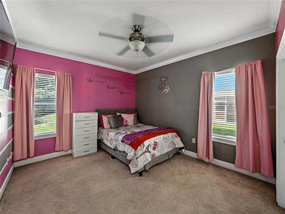 For Sale: $240,000 (3 beds, 2 baths, 1560 Square Feet)