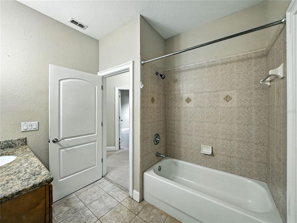 For Sale: $240,000 (3 beds, 2 baths, 1560 Square Feet)