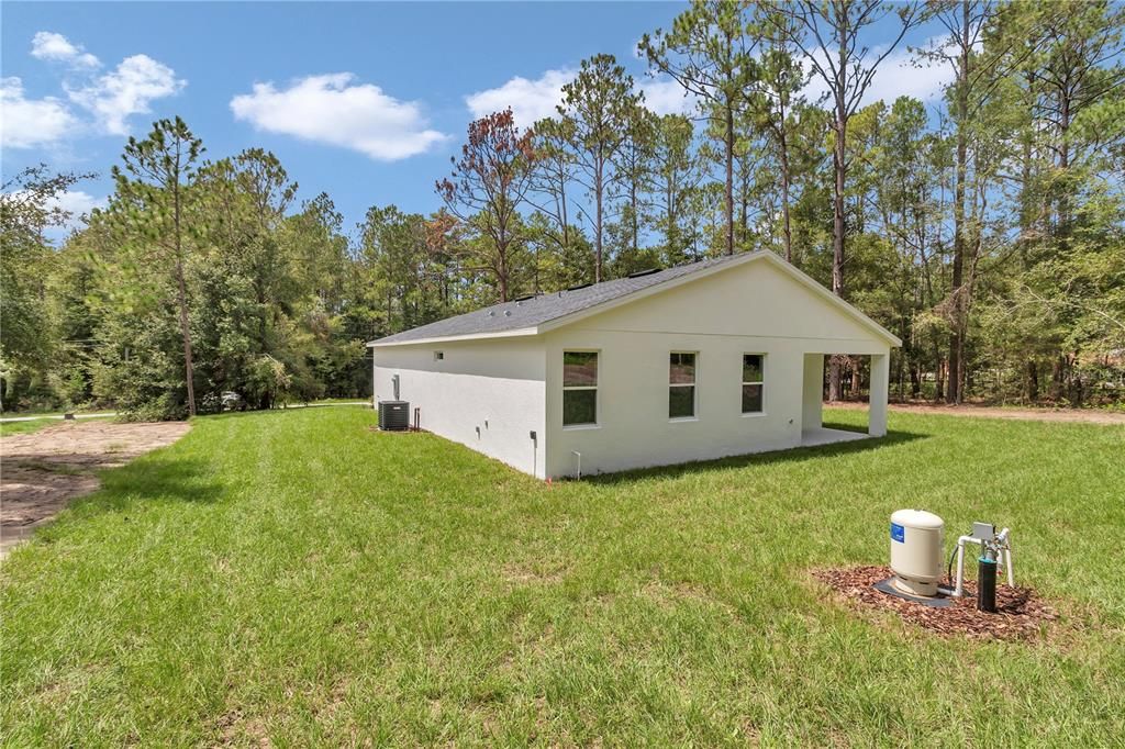 合同活跃: $320,000 (3 贝兹, 2 浴室, 1543 平方英尺)